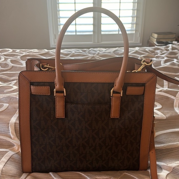 Michael Kors Dillon Satchel Brown Acorn NWT - Picture 5 of 16